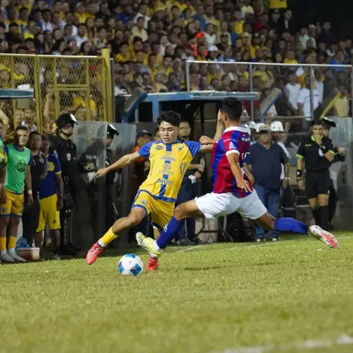 Municipal Limeño dio la sorpresa en las semifinales del futbol de El Salvador 