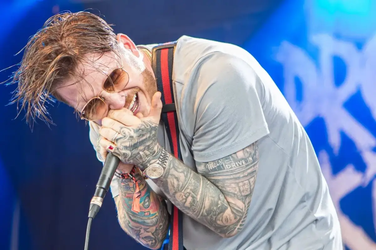 Adam Ramey, Redes sociales