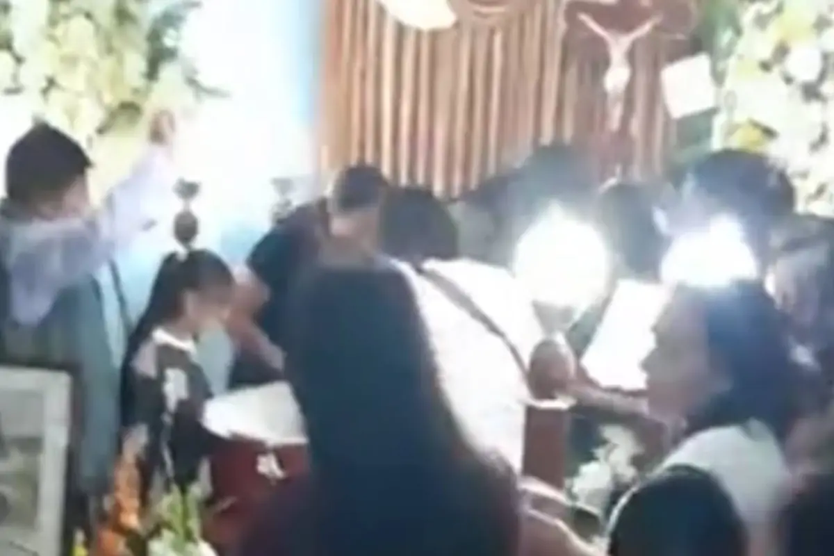 "Resucitó" durante su velorio , Captura de pantalla video X.