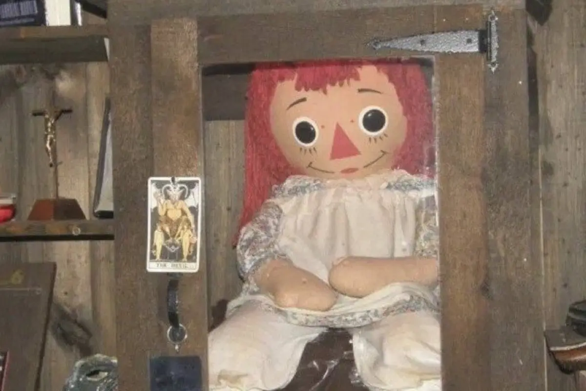 Anabelle, Sin agencia 