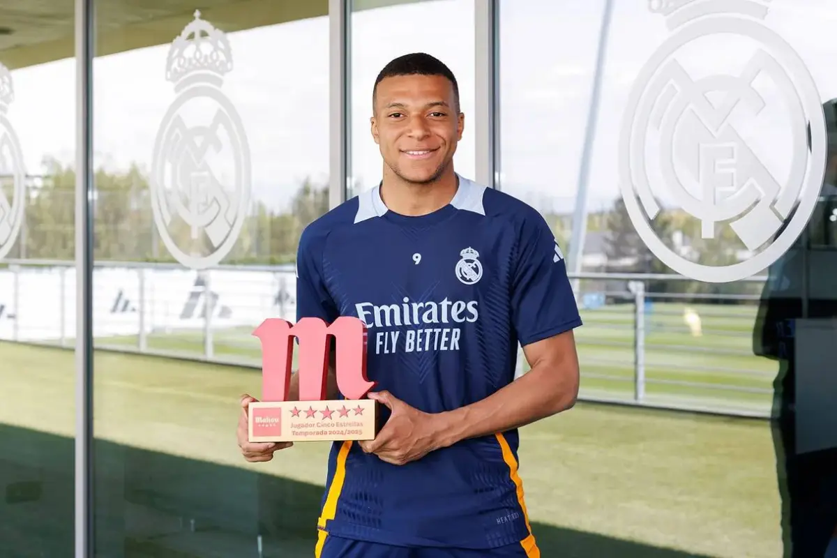 Kylian Mbappé, elegido el mejor jugador de la temporada del Real Madrid - Real Madrid
