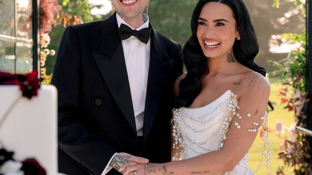 DemiLovatoboda1 |