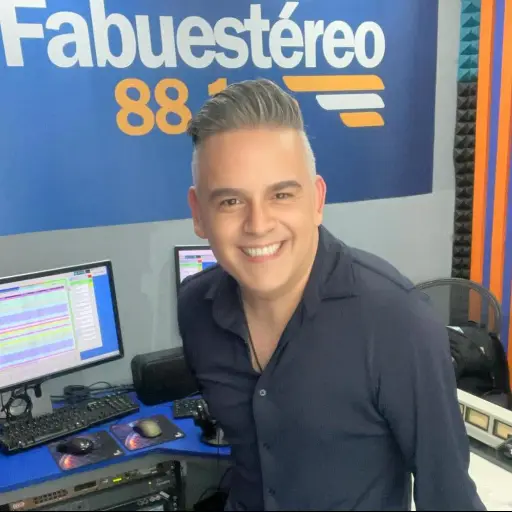 Alejandro Vidal ,Redes sociales