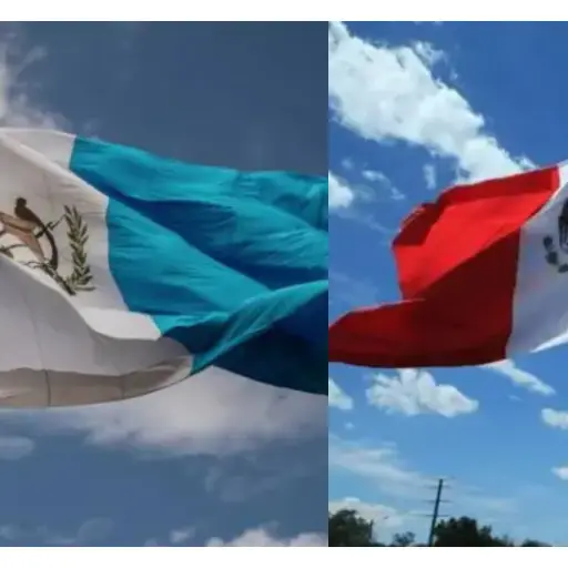 Las banderas de Guatemala y México. ,