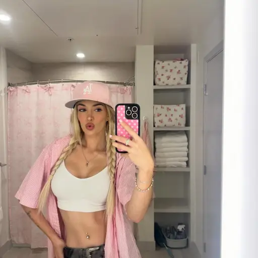 Sami Sheen ,instagram @samisheen