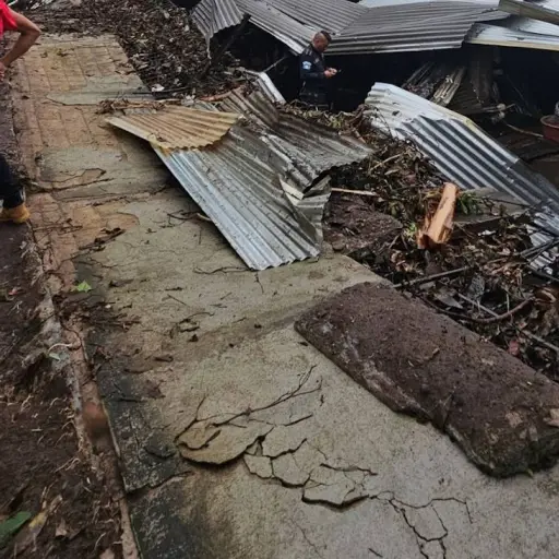 Techos volando y casas destruidas. ,Redes sociales.