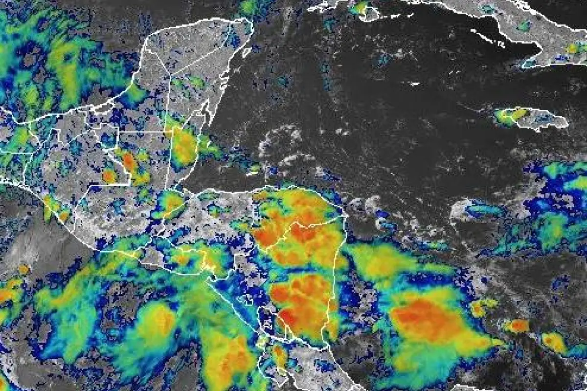 El sistema de baja presión se encuentra ubicado frente a las costas del Pacífico y se acerca a Guatemala., Conred