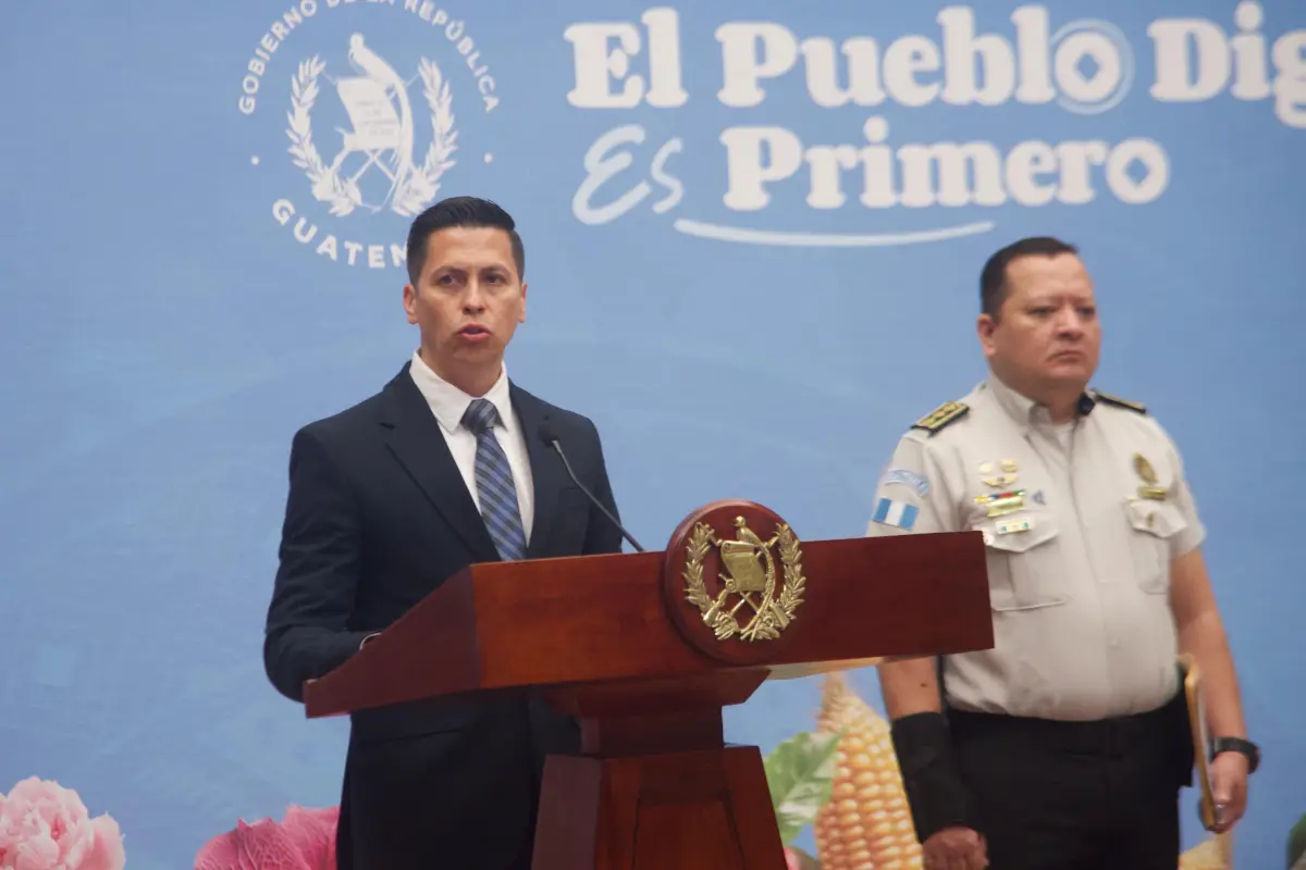 El viceministro de Seguridad, José Portillo; y el director de la PNC, David Custodio Boteo, durante la conferencia en el Palacio Nacional., Omar Solís/Emisoras Unidas