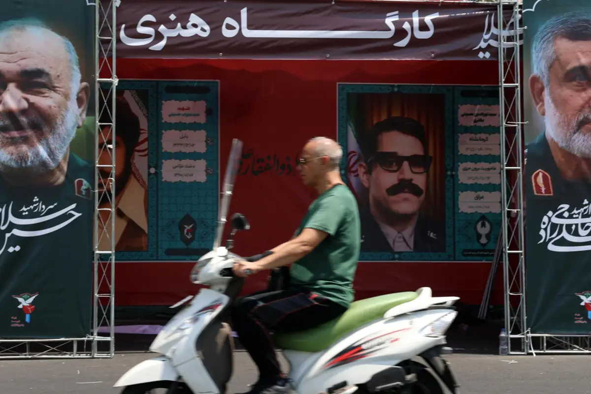 Imágenes de apoyo al Ejército de Irán este sábado en Teherán,  EFE/EPA/ABEDIN TAHERKENAREH
