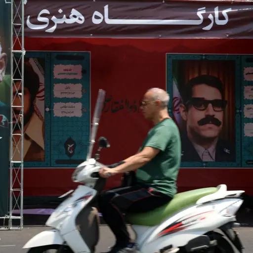 Imágenes de apoyo al Ejército de Irán este sábado en Teherán , EFE/EPA/ABEDIN TAHERKENAREH