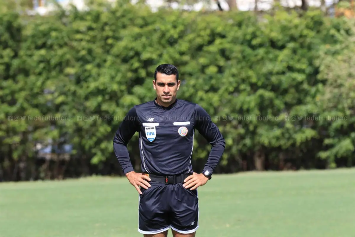 El costarricense Juan Calderón será el árbitro del Jamaica vs. Guatemala - Federación de Futbol de Costa Rica