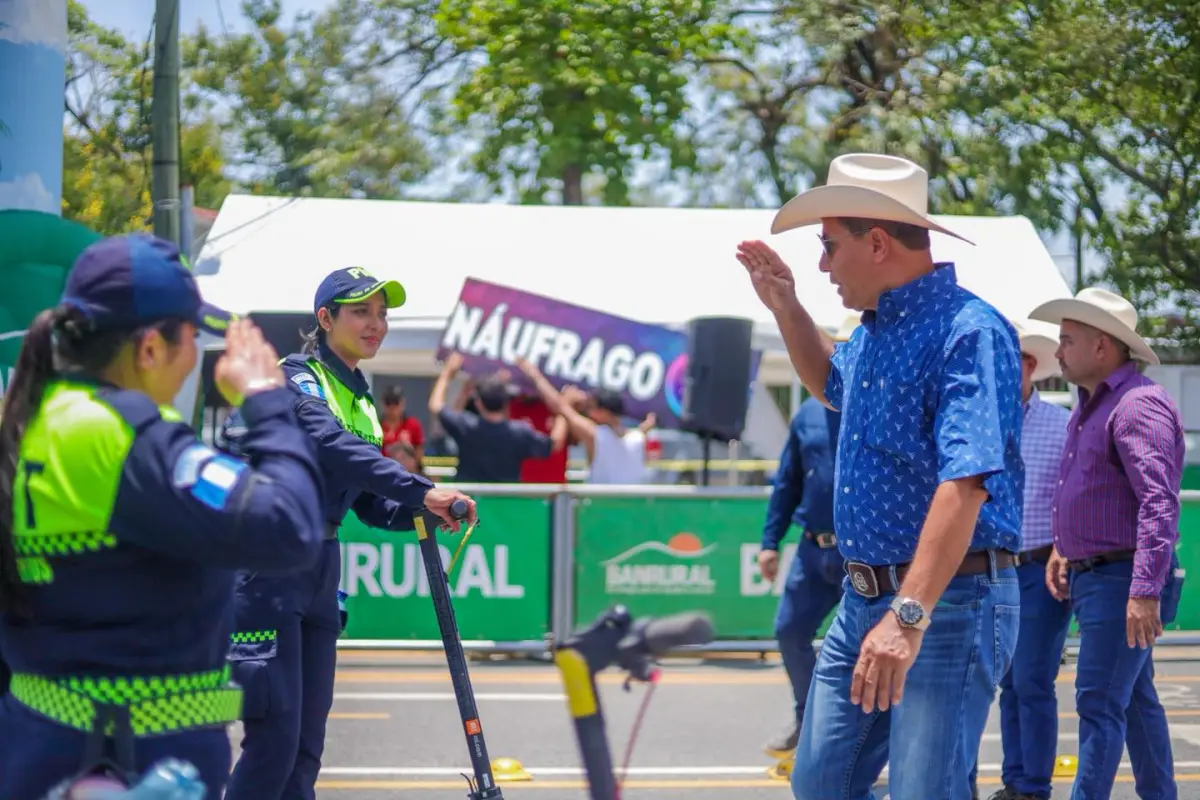 Hugo Sarceño, Facebook 