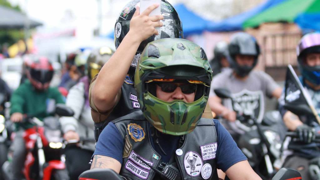 Celebran un Día del Padre motorizado en el Centro Histórico | Álex Meoño