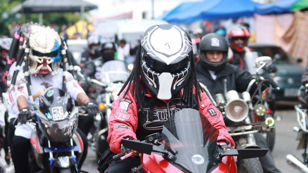 Celebran un Día del Padre motorizado en el Centro Histórico | Álex Meoño