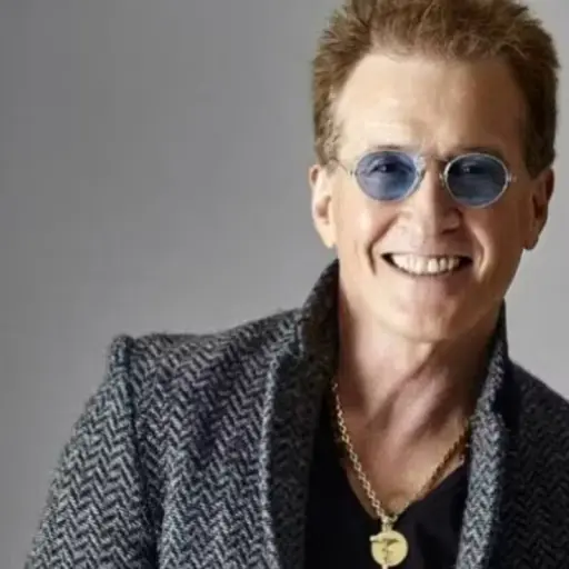 Emmanuel ,Redes sociales