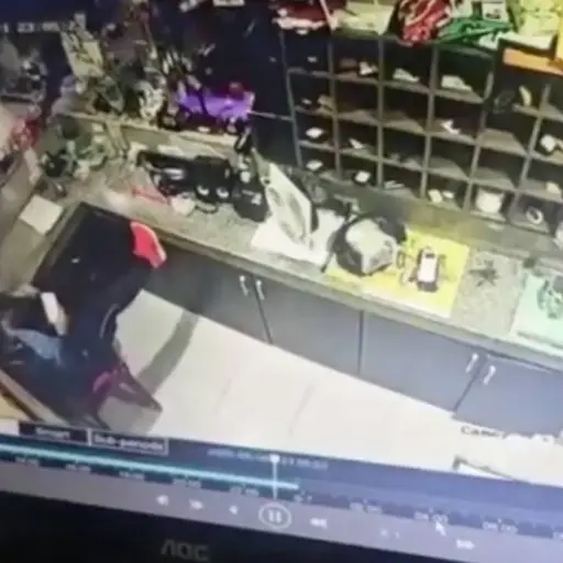 El brutal asalto que conmociona a Ecuador. ,Captura de pantalla video X.