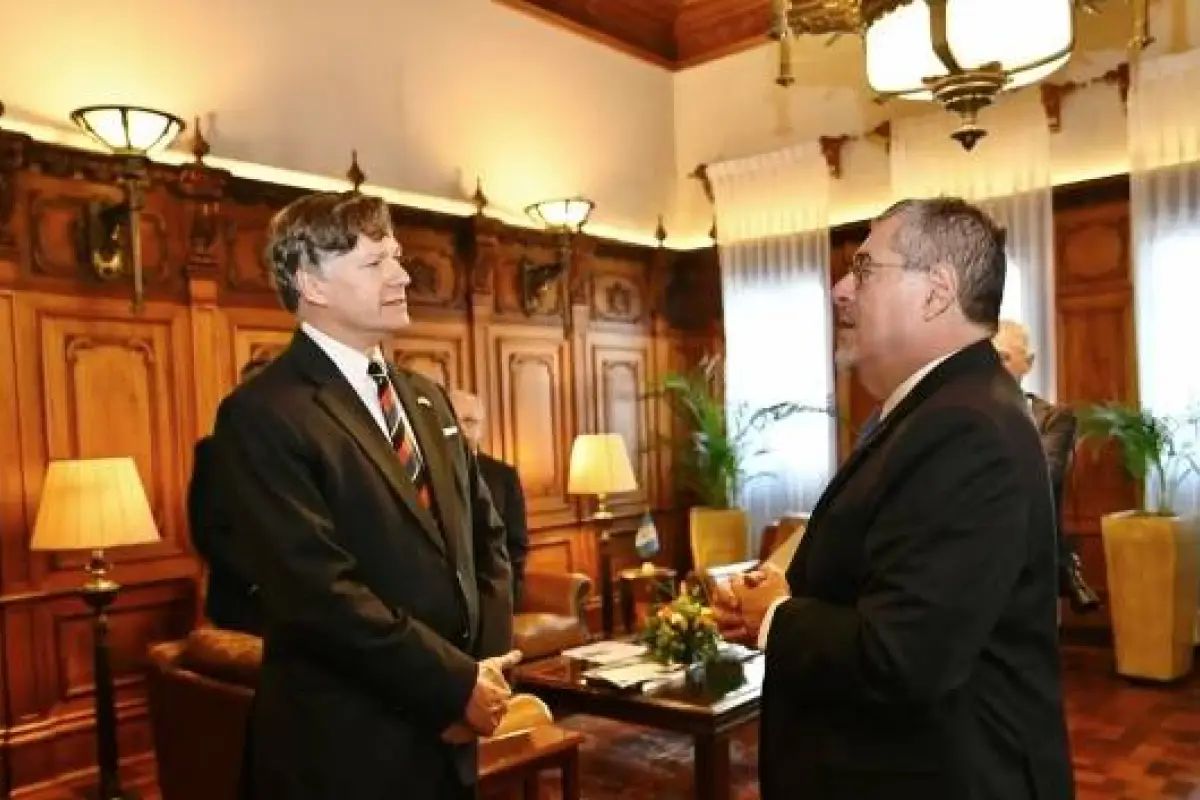 Arévalo y Laudau se reunieron para abordar diversos temas., Gobierno de Guatemala