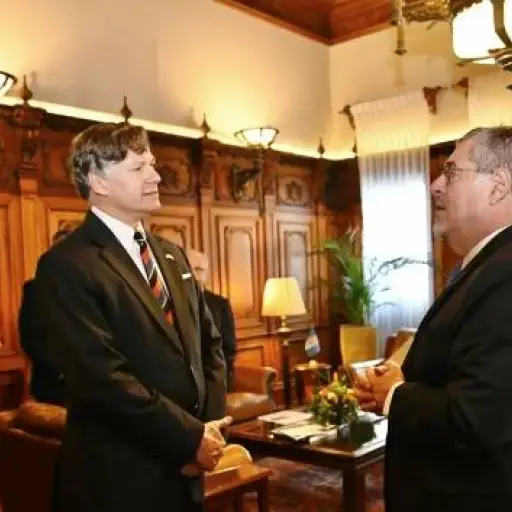 Arévalo y Laudau se reunieron para abordar diversos temas. ,Gobierno de Guatemala