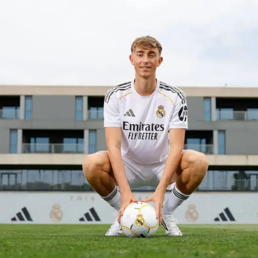 Dean Huijsen fue presentado como nuevo jugador del Real Madrid - Real Madrid