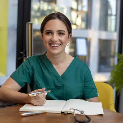 Doctora Gabriela Asturias  ,Instagram