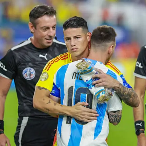 Messi protagoniza tenso cruce de palabras con James Rodríguez - Getty Images