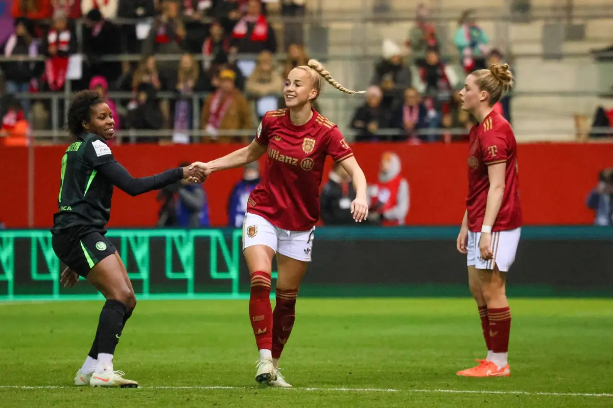 Giulia Gwinn, Redes sociales