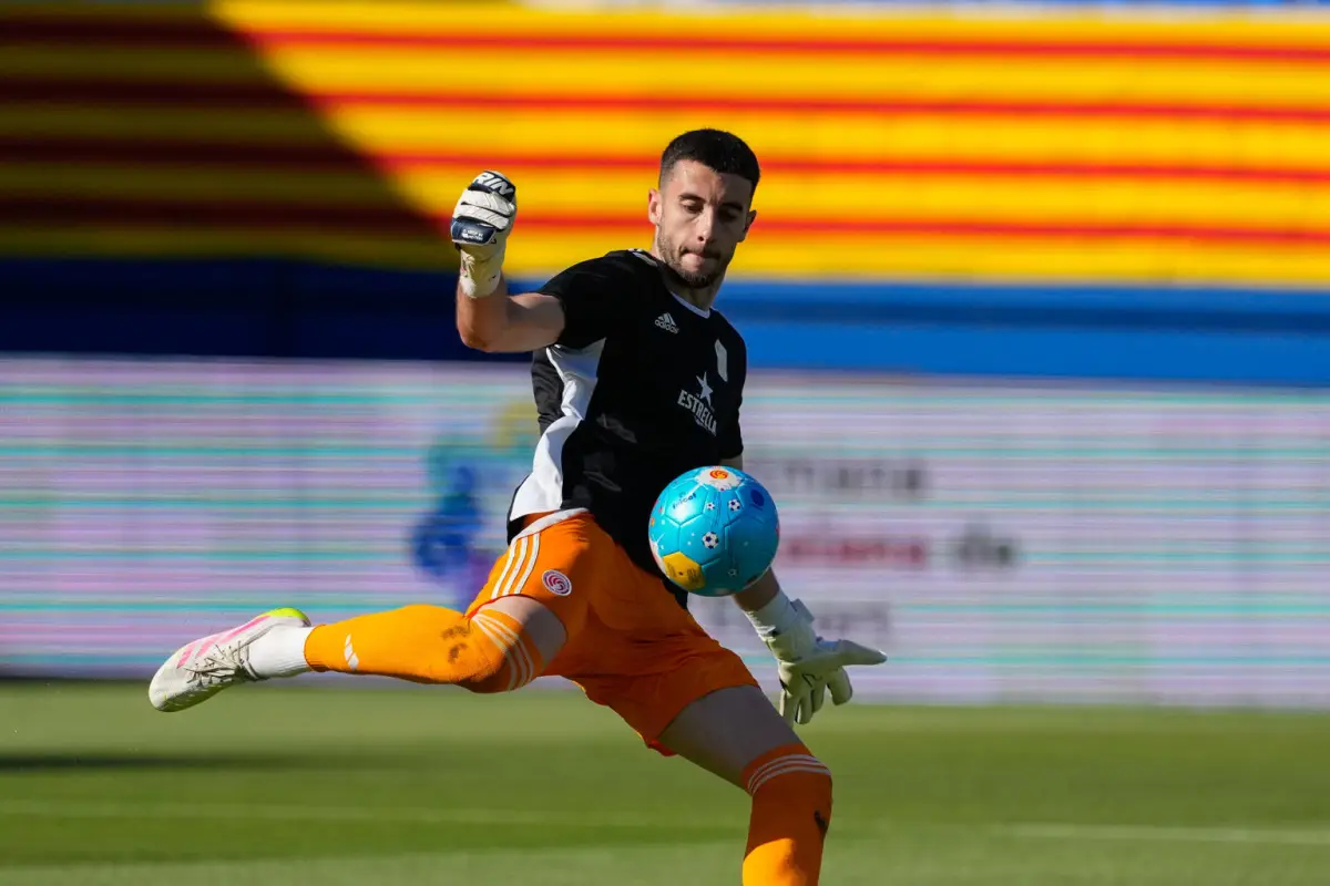 Barcelona anuncia el fichaje del portero Joan García - EFE