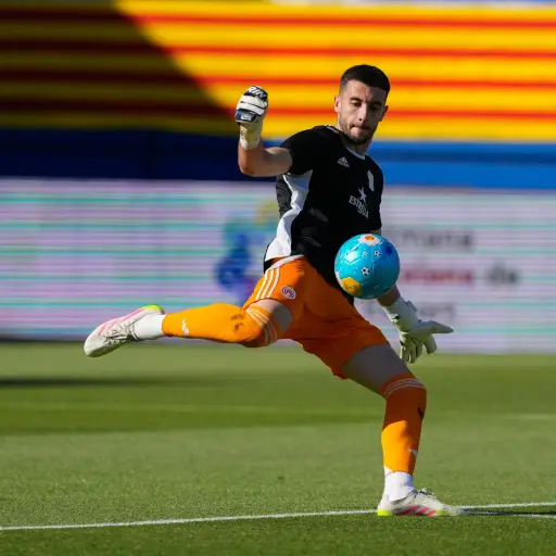 Barcelona anuncia el fichaje del portero Joan García - EFE