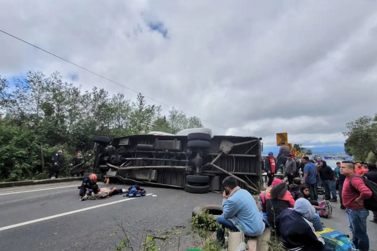 Accidente en ruta Interamericana. , Bomberos Municipales. 