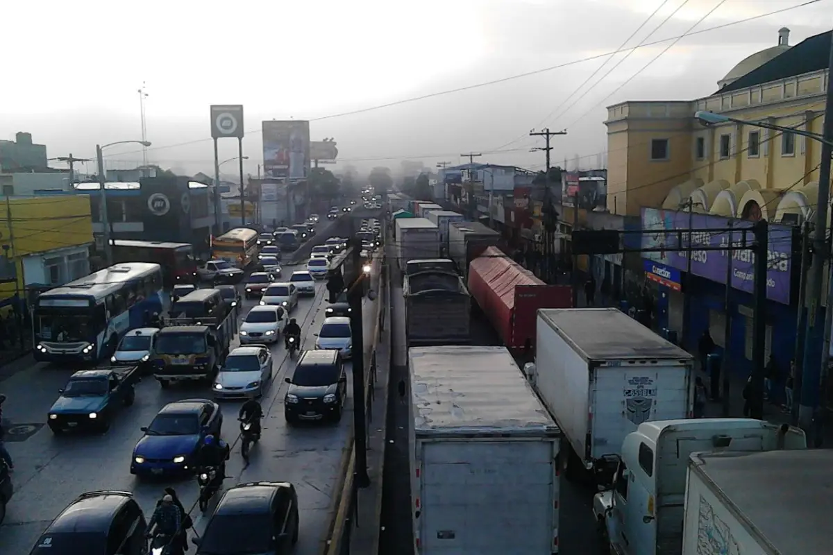 TRÁFICO EN GUATEMALA , Archivo /Emisoras Unidas