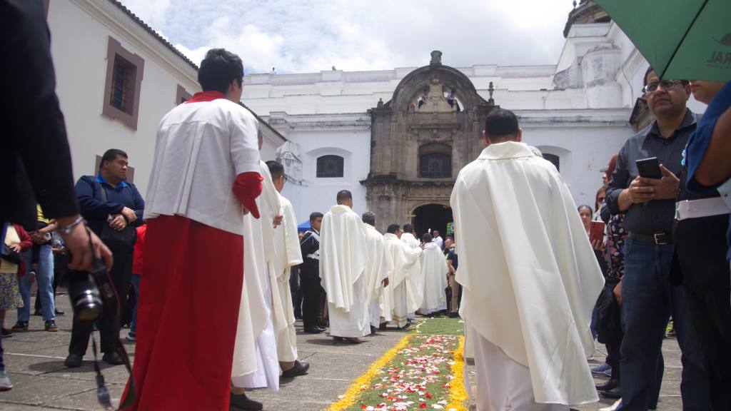Fieles católicos conmemoran Corpus Christi  | Omar Solís 