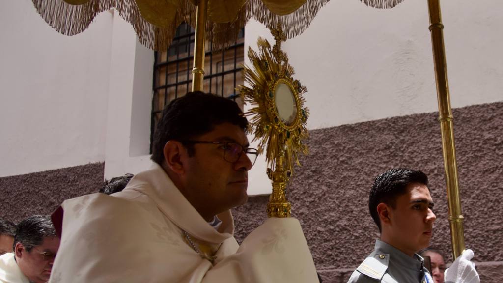 Fieles católicos conmemoran Corpus Christi  | Omar Solís 