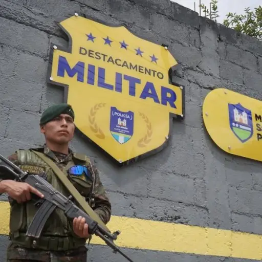 Destacamento militar en Santa Catarina Pinula  ,Cortesía