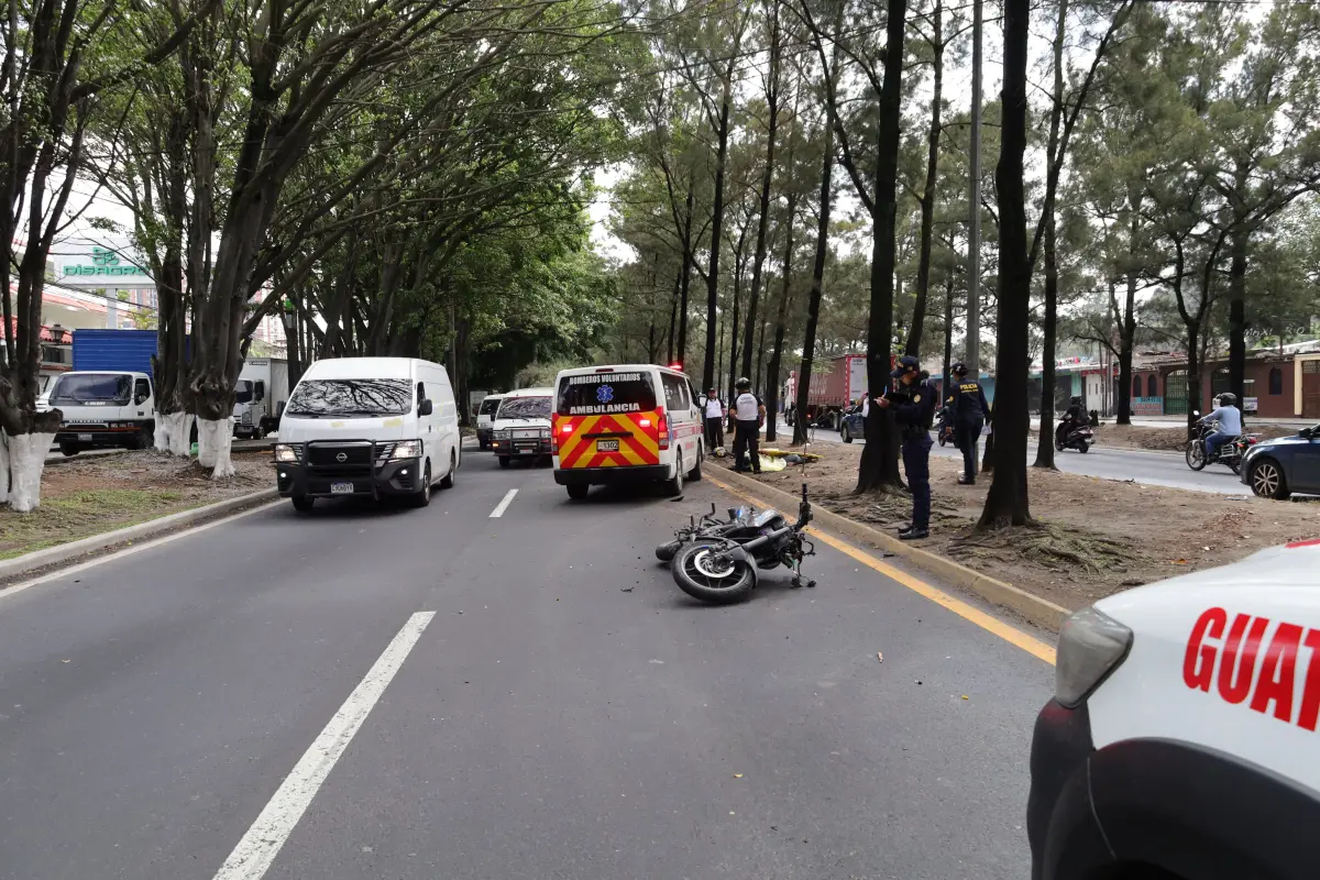El motorista fallecido no ha sido identificado., Bomberos Voluntarios