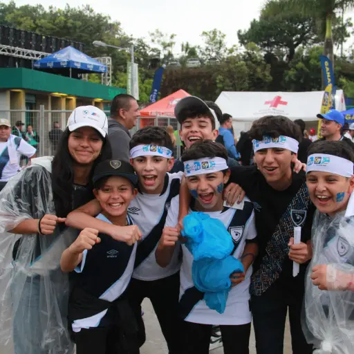 La afición guatemalteca demuestra su pasión, incluso bajo la lluvia - Alex Meoño