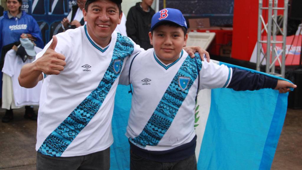 Afición previo al partido entre Guatemala y República Dominicana | Alex Meoño