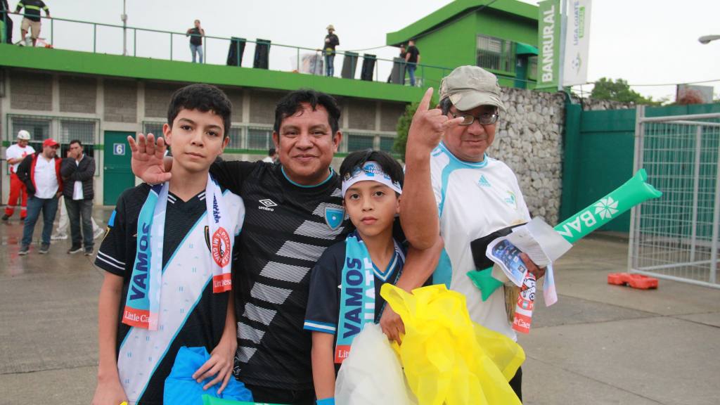 Afición previo al partido entre Guatemala y República Dominicana | Alex Meoño