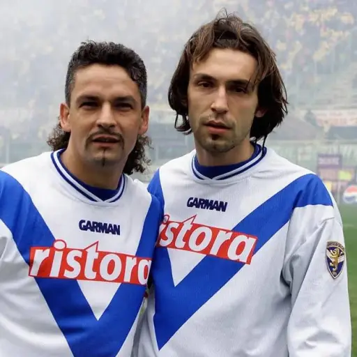 Roberto Baggio y Andrea Pirlo en su paso por el Brescia Calcio - RR.SS.
