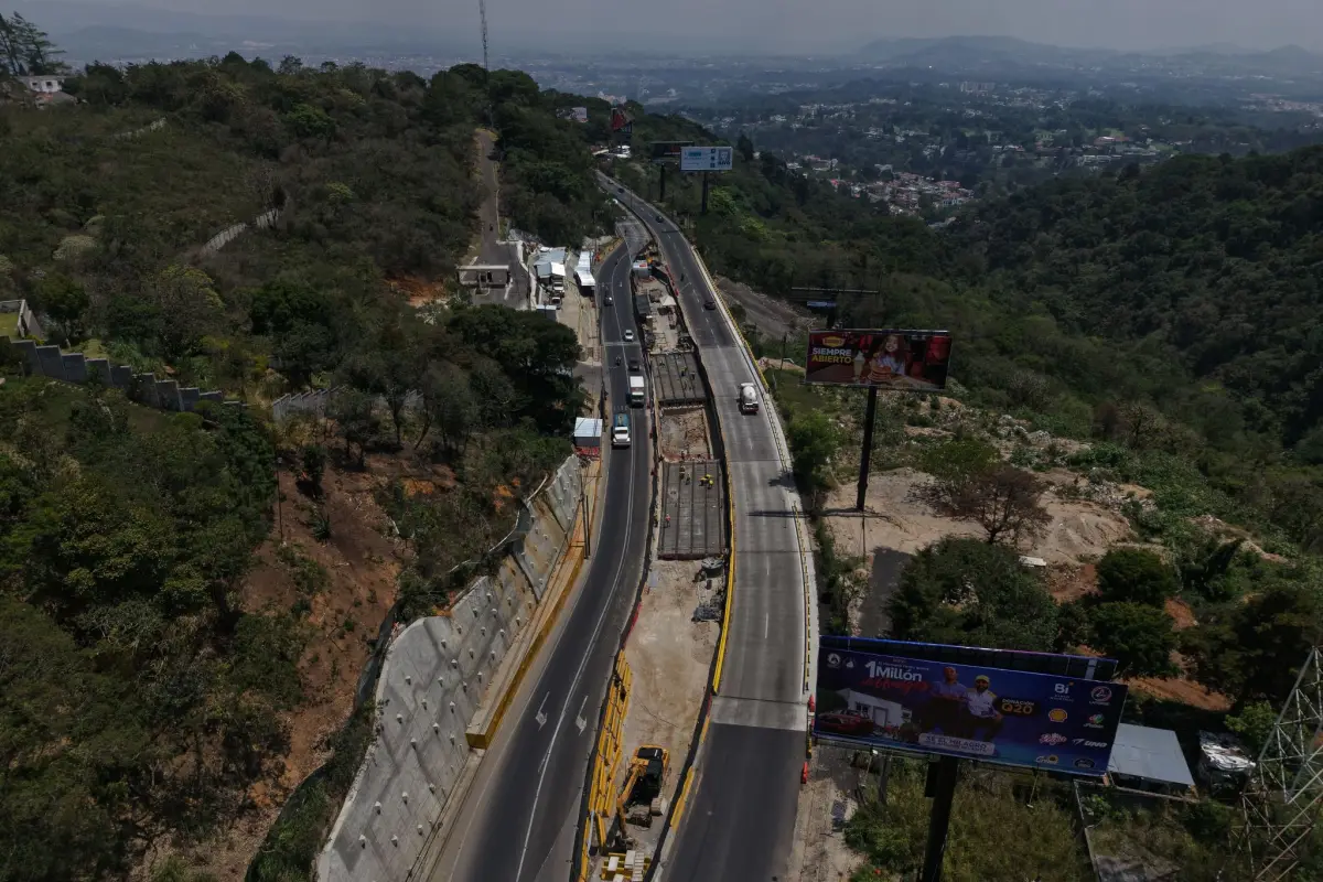 El cierre en carretera a El Salvador obedece a las medidas de seguridad que se deben tomar para obreros y usuarios., COVIAL-CIV.