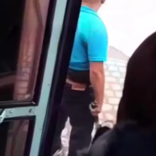 Piloto de bus amenaza a pasajero. ,Captura de pantalla video Facebook.