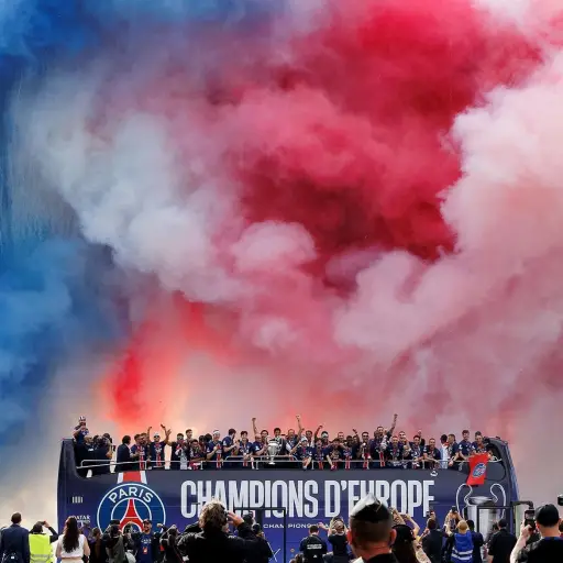 Condenan a ocho personas por destrozos en París tras victoria del PSG en la Champions - EFE