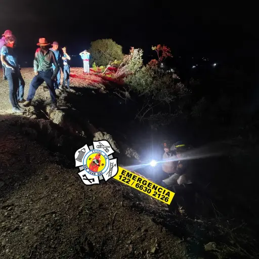 El cuerpo fue hallado en un sector de San Juan Sacatepéquez, atado de pies y manos. ,Bomberos Voluntarios