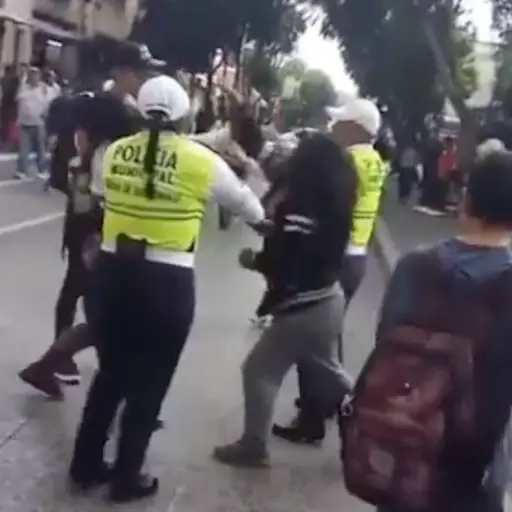 Pelea entre mujeres en la zona 1. ,Captura de pantalla video X.