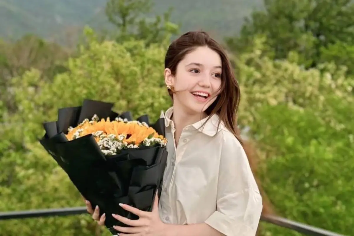 Sana Yousaf, Instagram