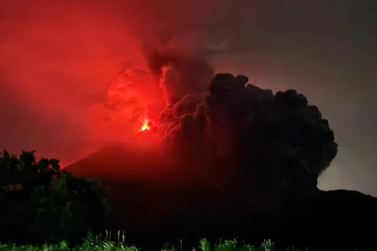 El volcán de Fuego incrementó su actividad desde la noche del 4 de junio., Conred