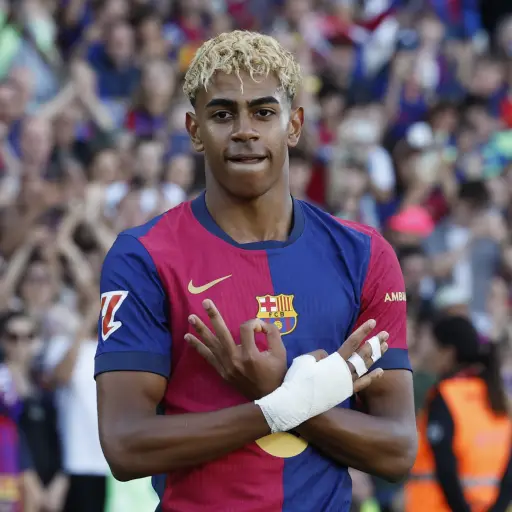 El delantero del Barcelona, Lamine Yamal, cosecha otro galardón de La Liga 