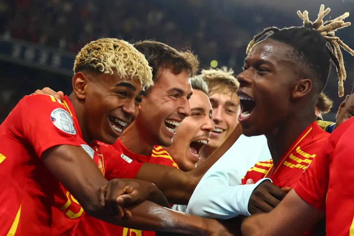 Nico Williams habla de Lamine Yamal y el Balón de Oro   