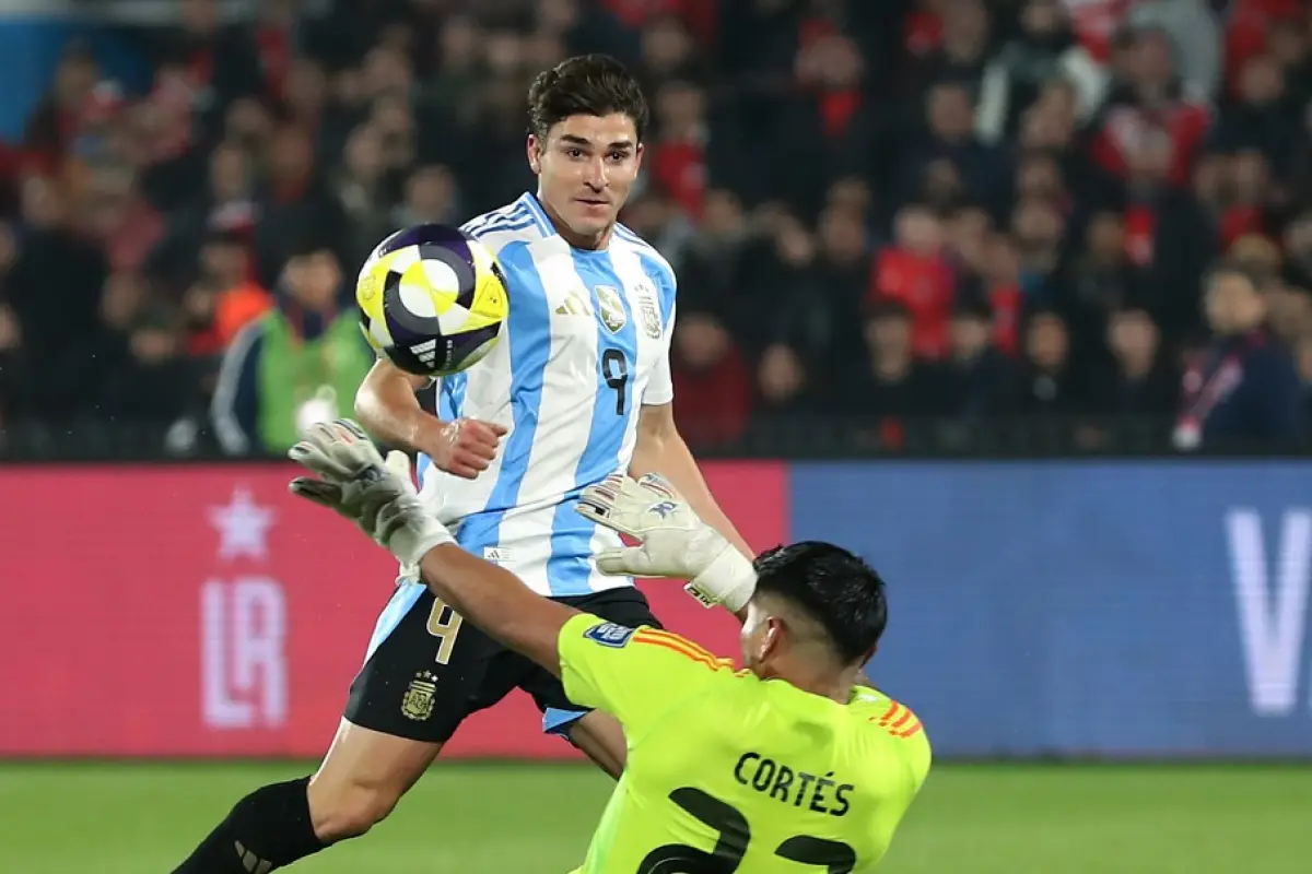 Julián Álvarez anotó el gol del triunfo entre Argentina y Chile 