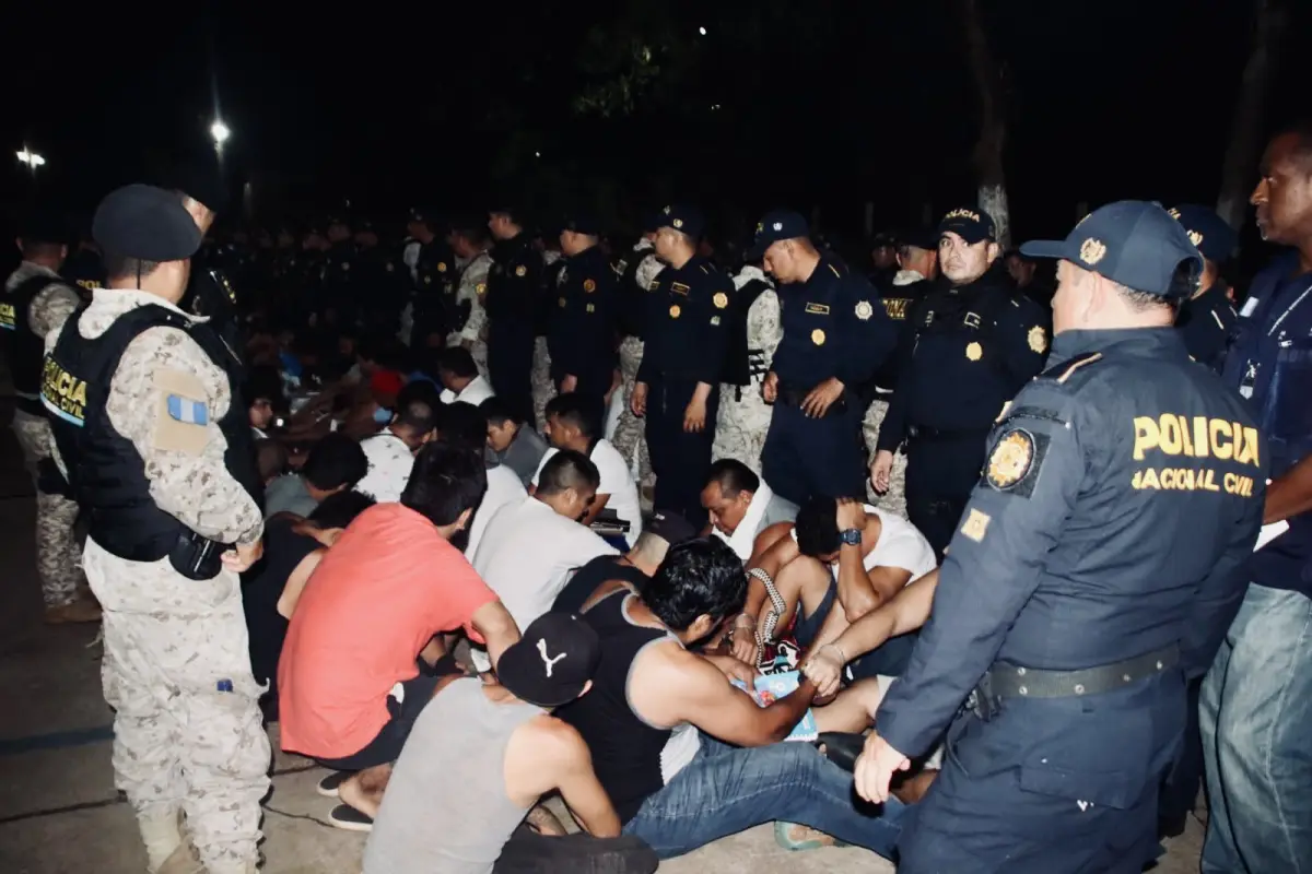 Las autoridades requisan la Granja Modelo de RehabilitaciÃ³n CanadÃ¡, Escuintla, es en seguimiento a casos de extorsiÃ³n., Foto PNC