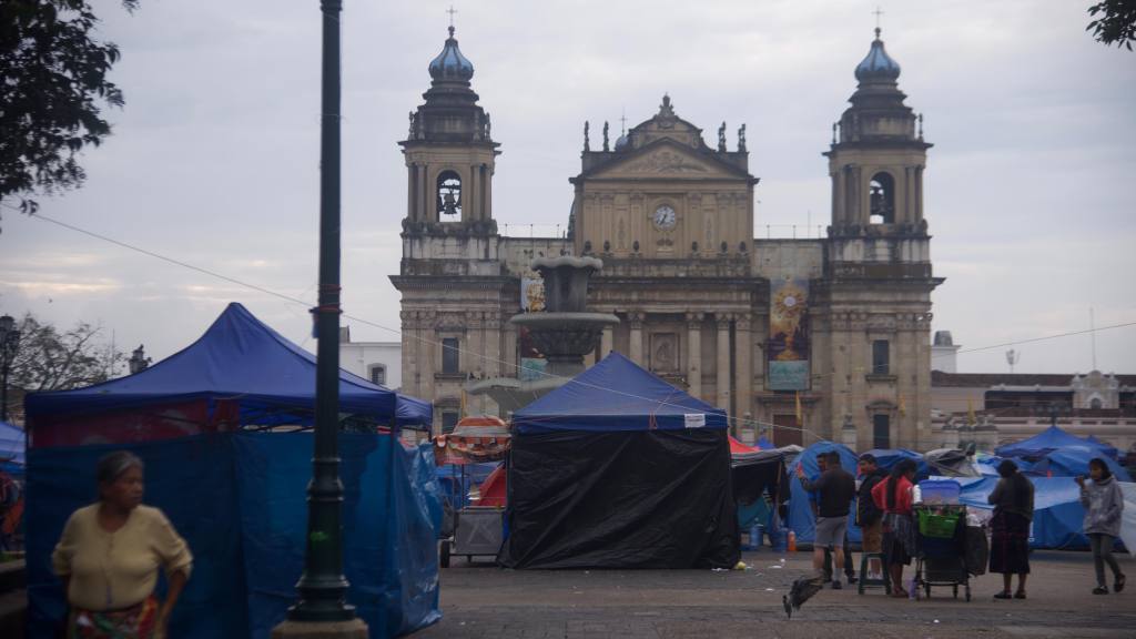 magisterio-campamento-maestros-sindicato-plaza-constitucion-emisoras-unidas8 | 
